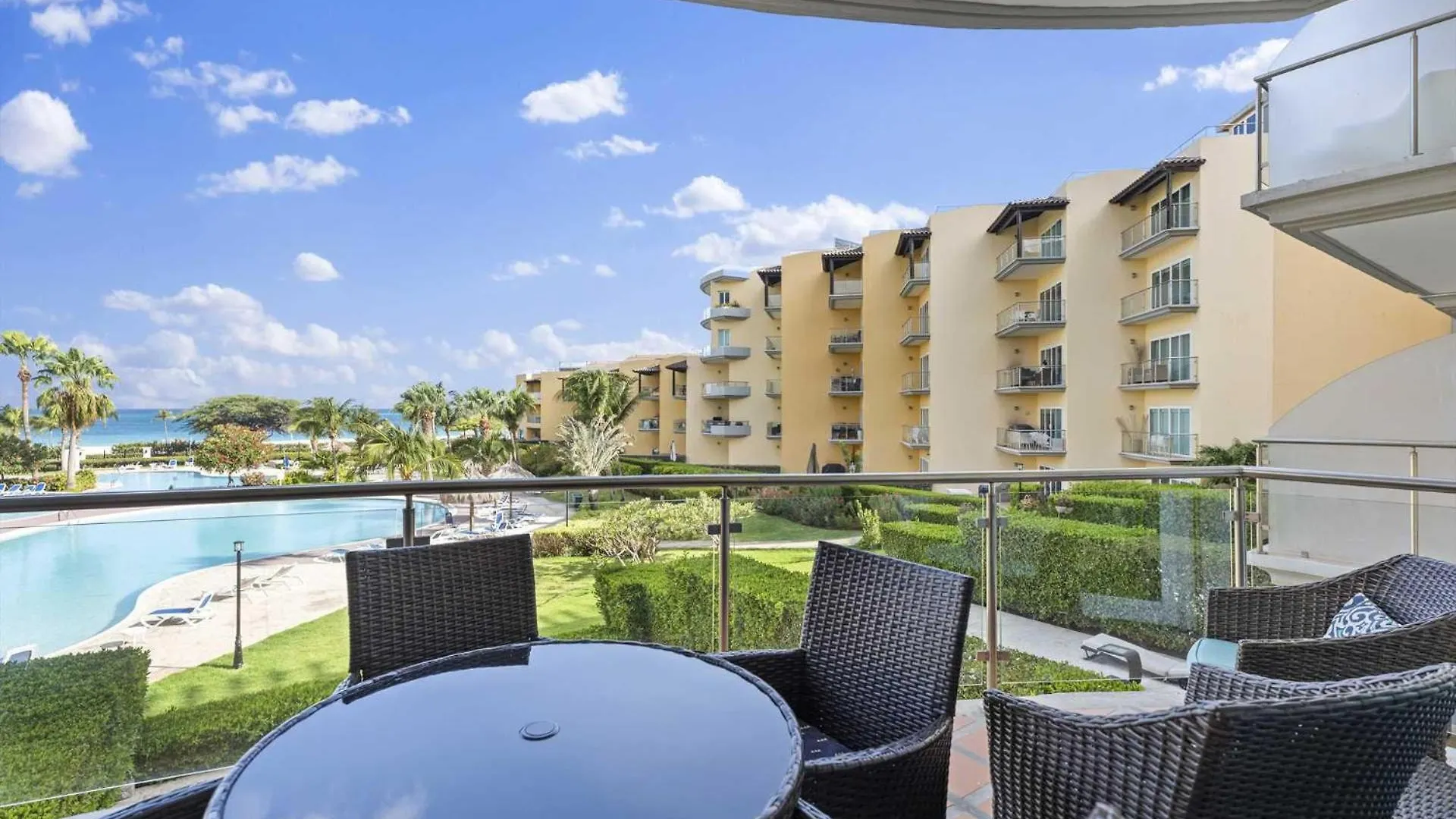 بيت للعطل Beachfront - Summer View 2Br Condo - A244 شاطئ بالم